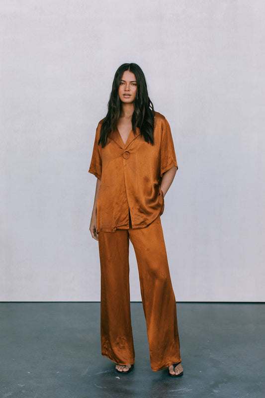 Eve Relaxed Pants - Caramel Satin