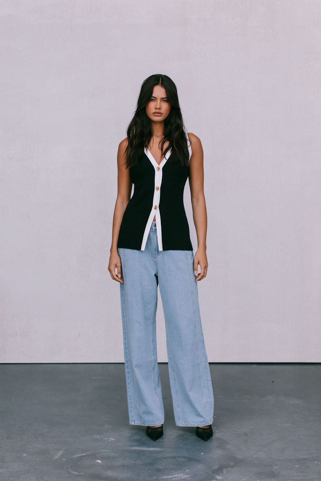 Quina Vest Top - Black/White