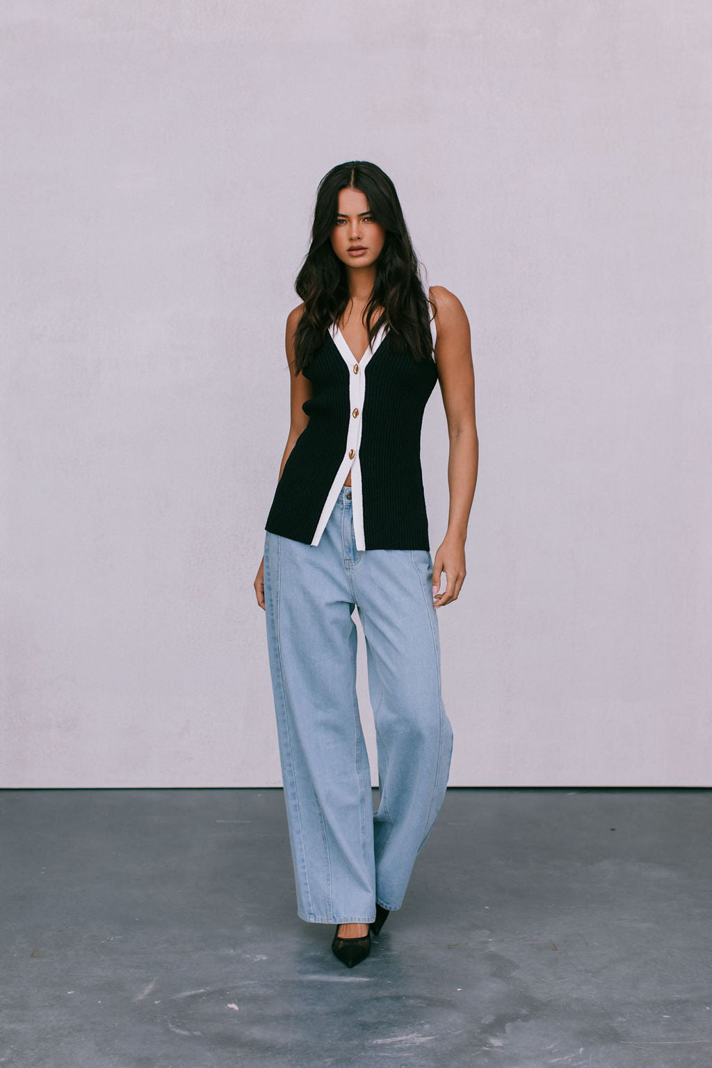 Quina Vest Top - Black/White