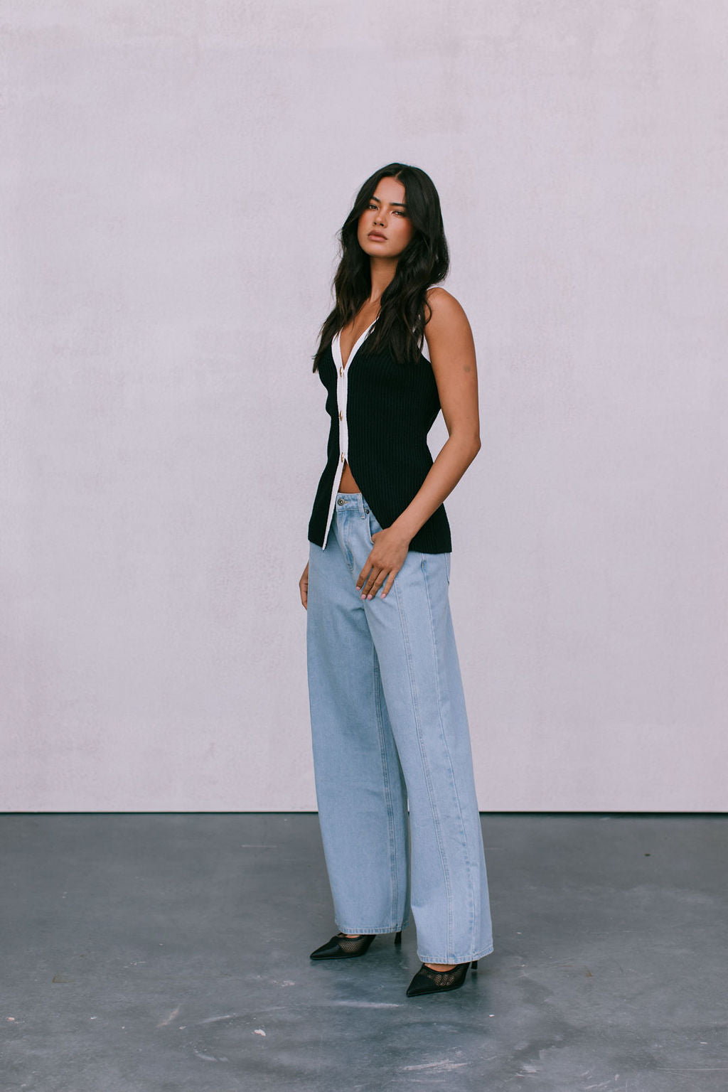 Quina Vest Top - Black/White