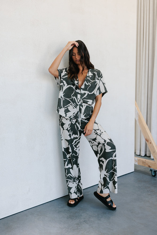 Estate Shirt - Natural/Charcoal Floral
