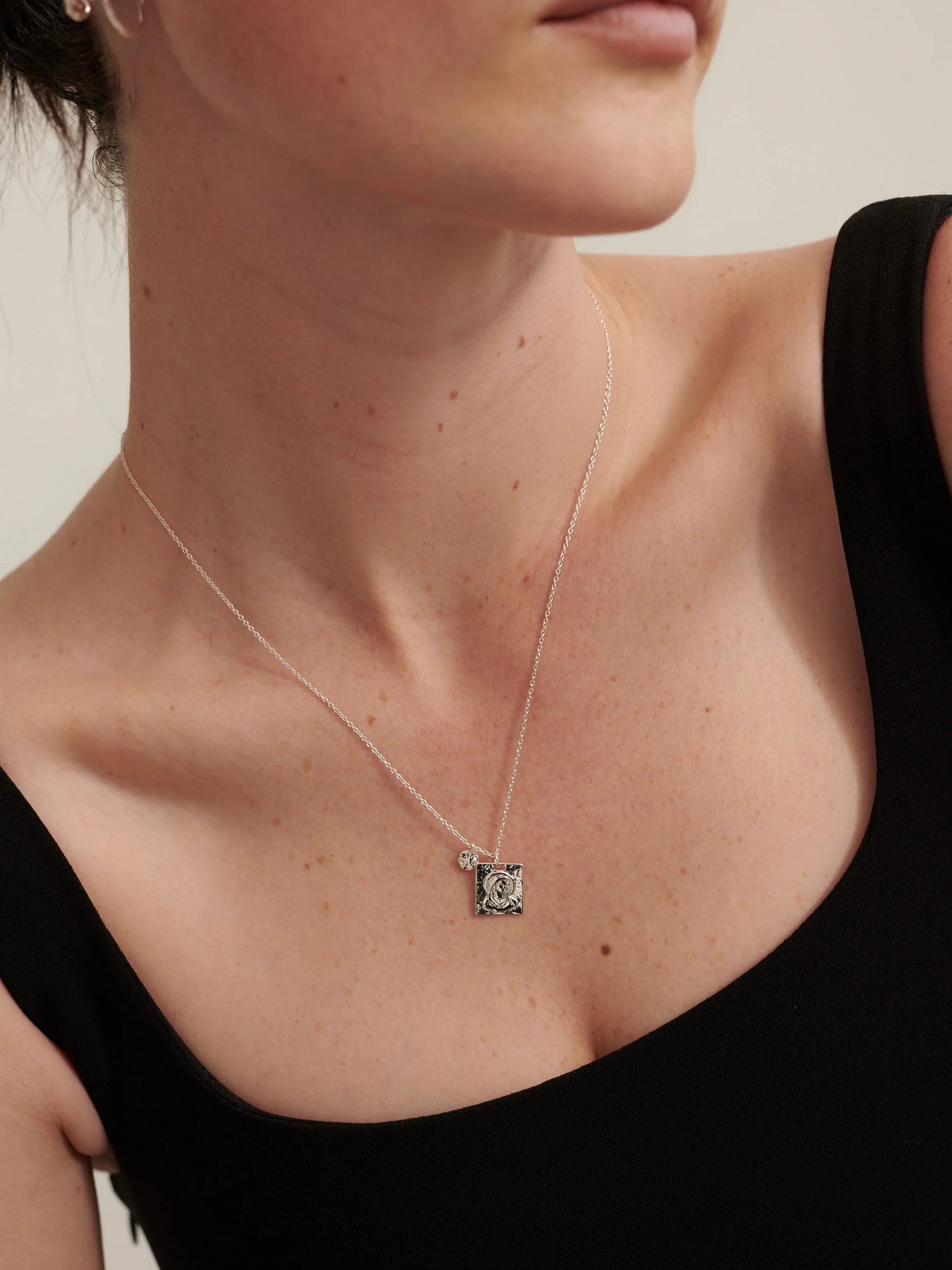 Theta Necklace Silver