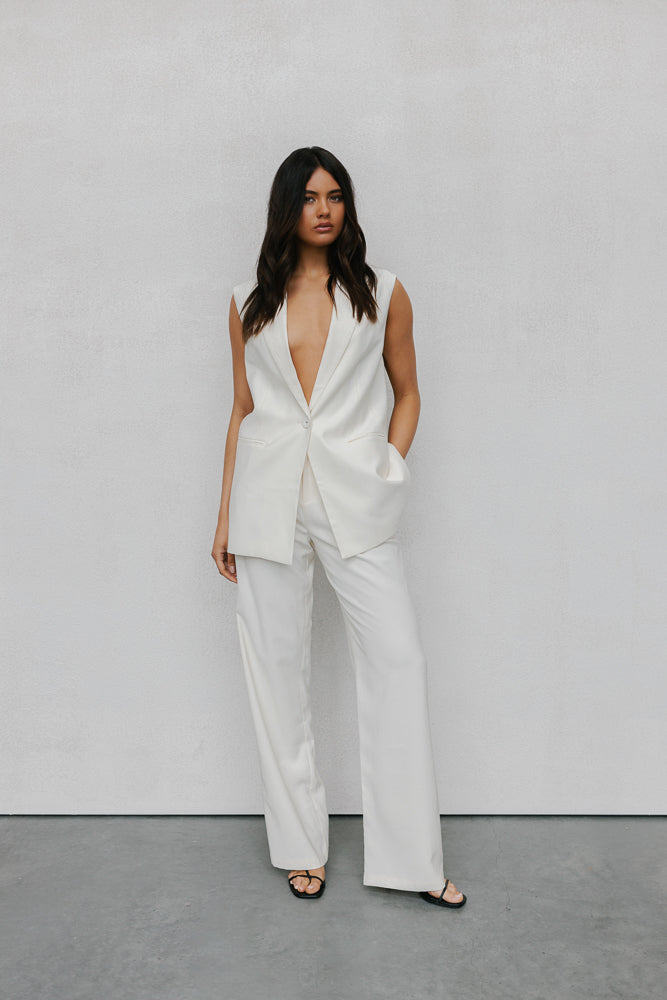Uerella Vest Bone