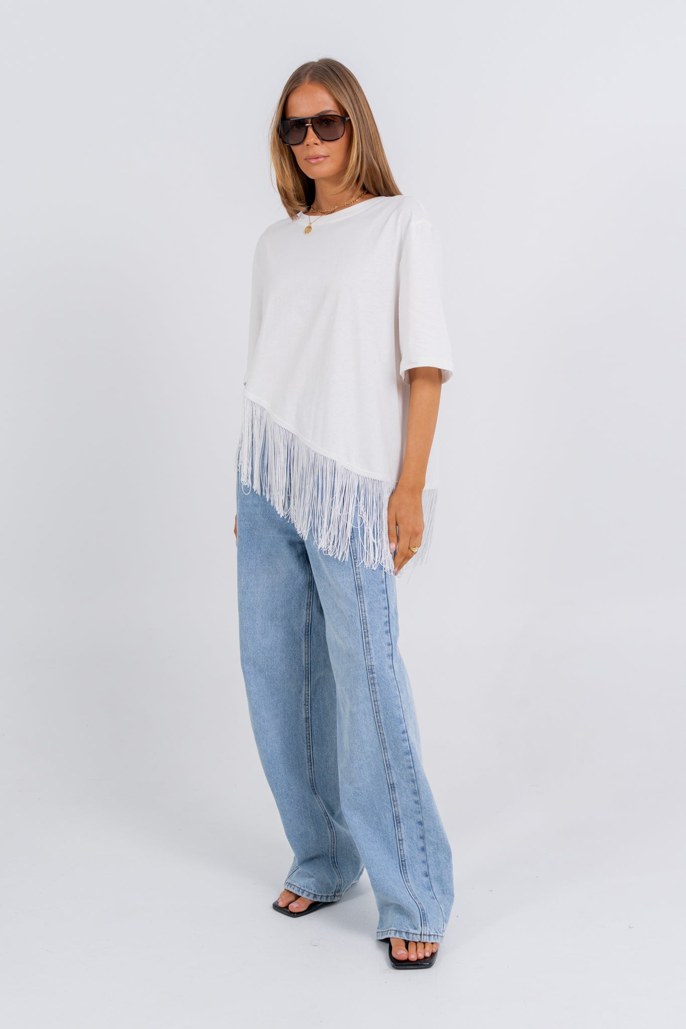 Daphne Tee White