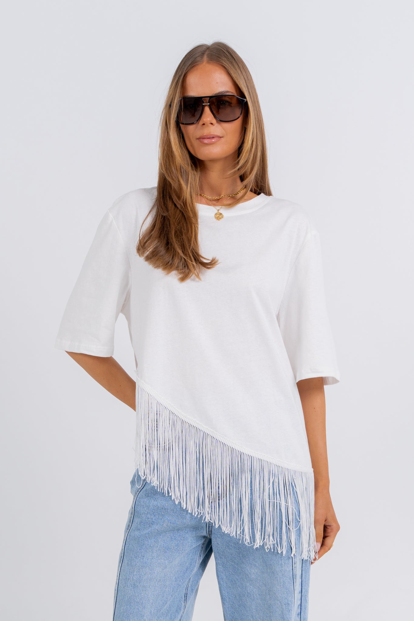 Daphne Tee White