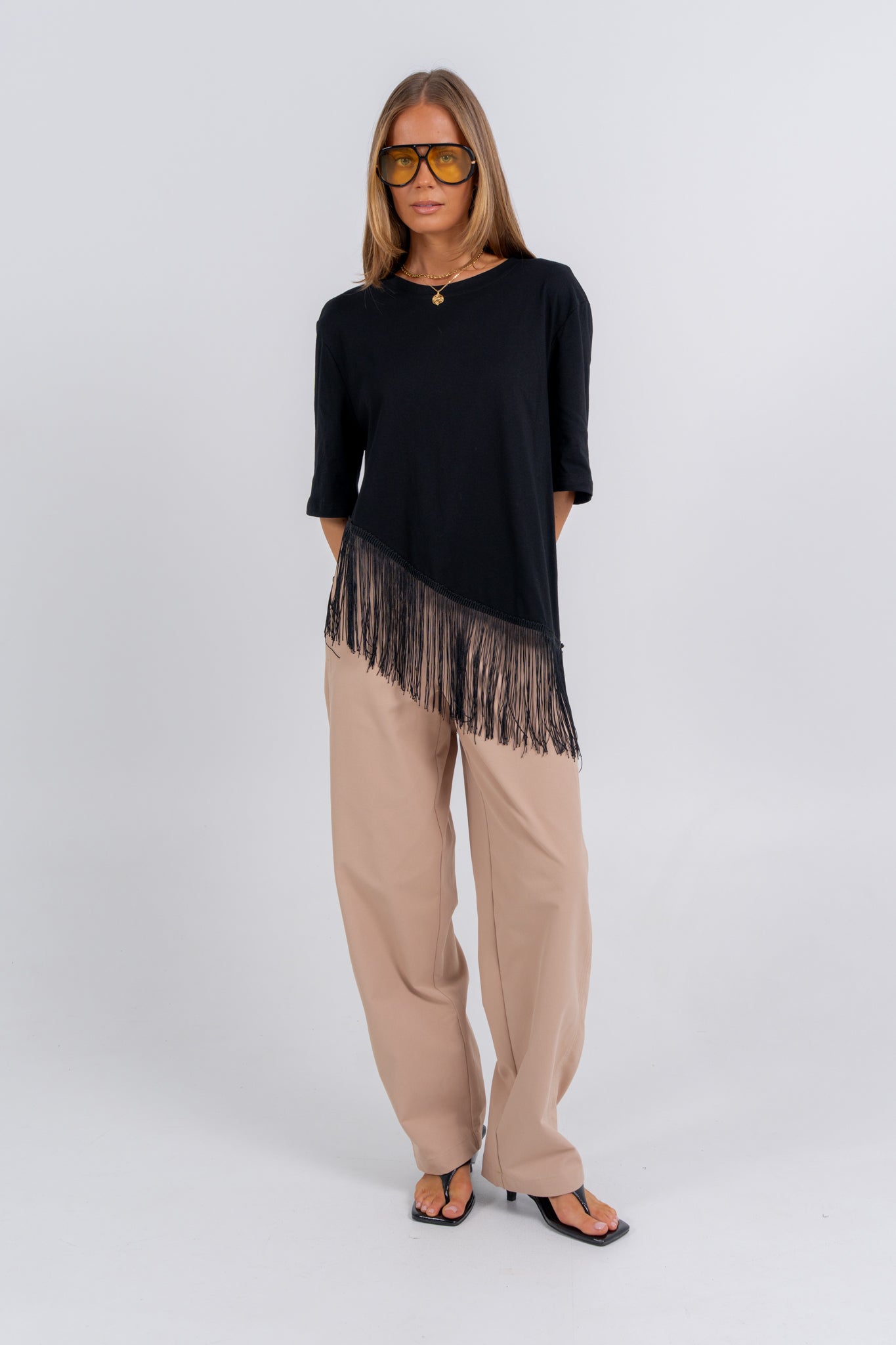 Daphne Tee Black