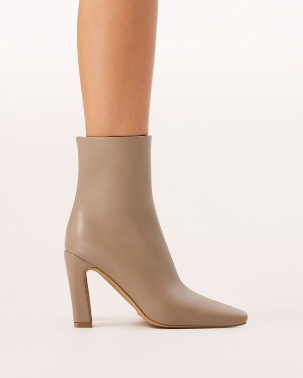 Iva Ankle Boots Truffle