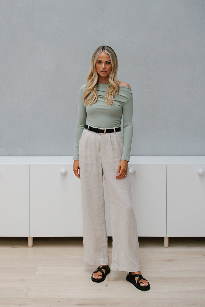 Valeria Pant - Oatmeal