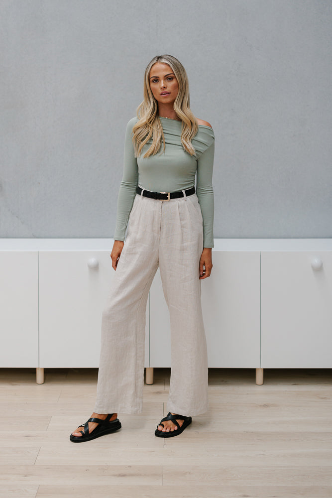 Valeria Pant - Oatmeal