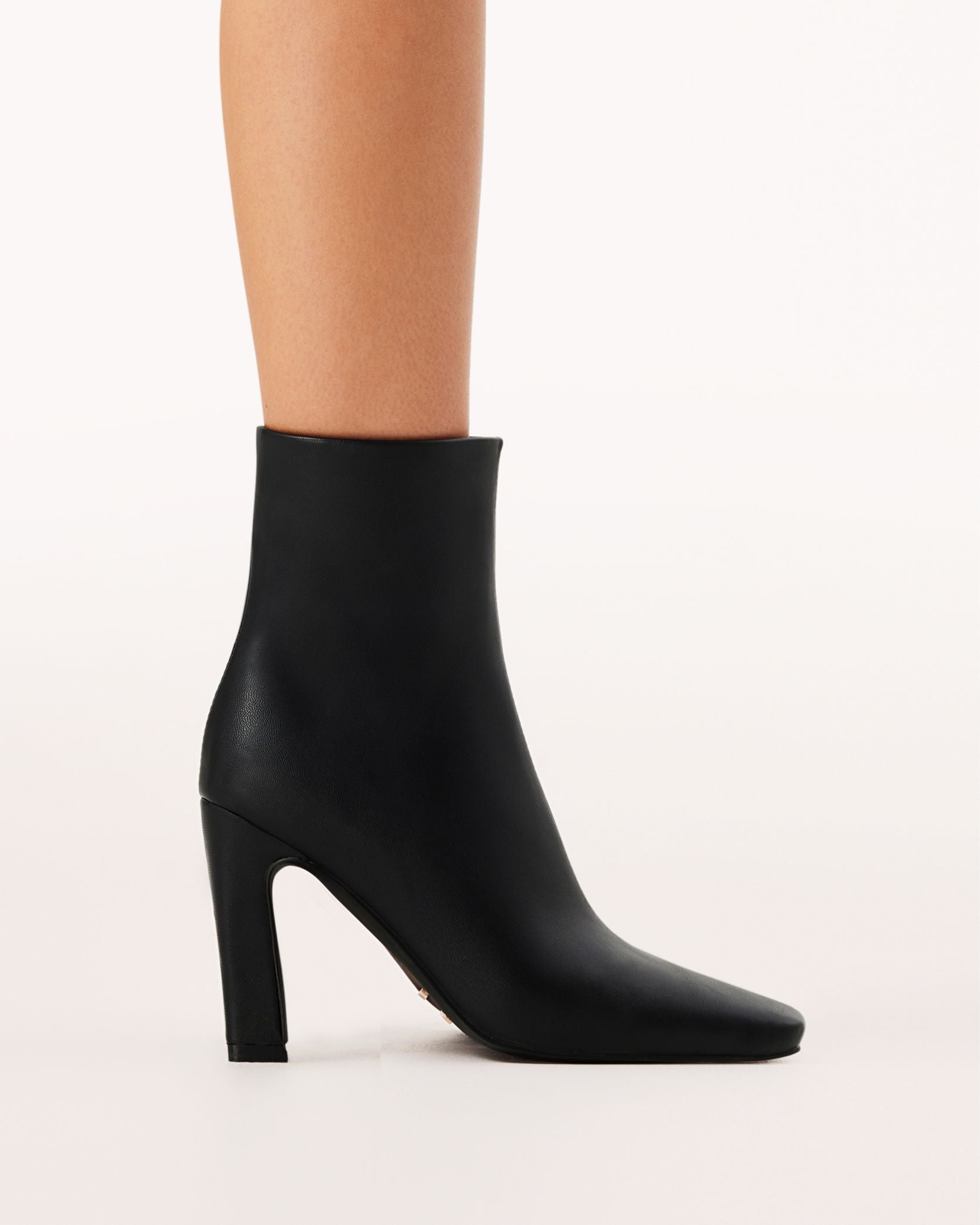 Iva Ankle Boots Black