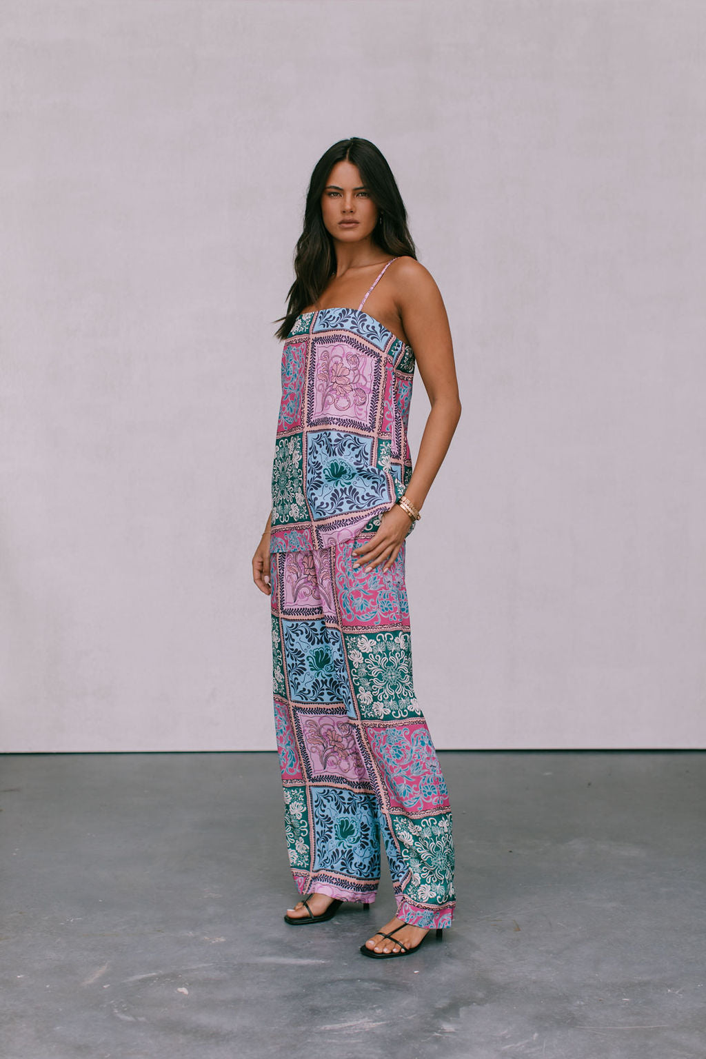 Viola Top Paisley Tile Print