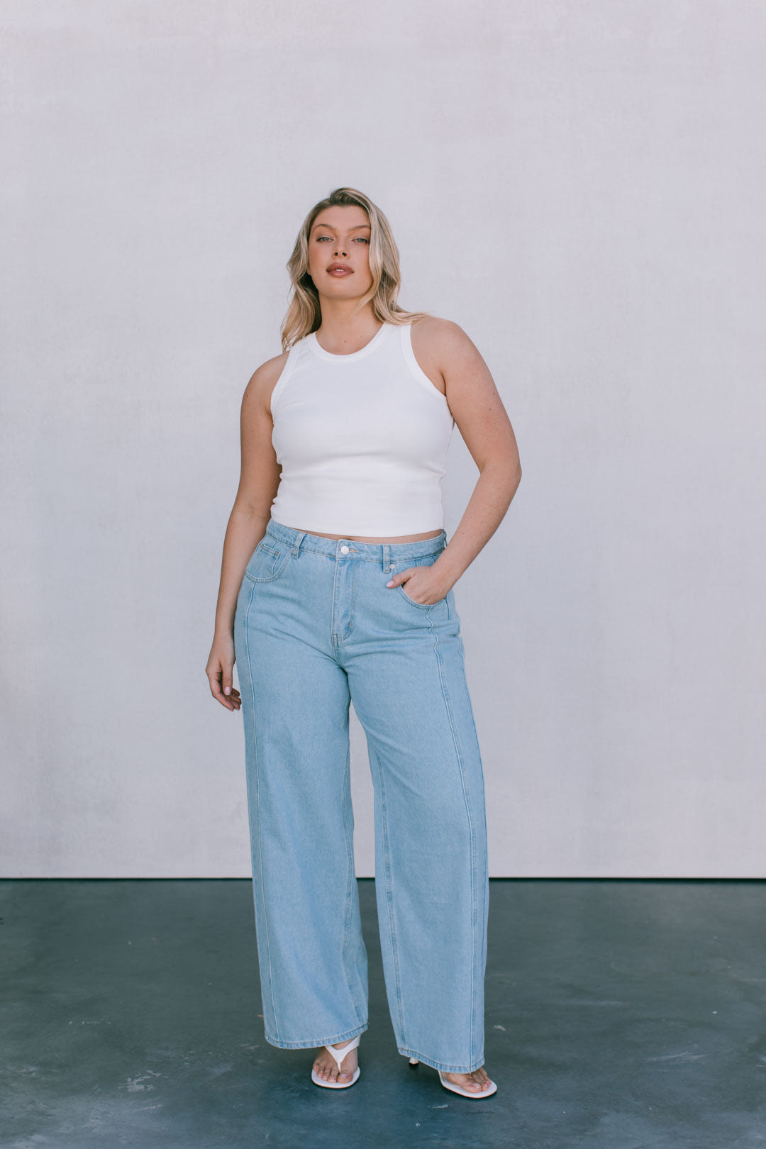 Janey Wide Leg Jeans - Light Wash Blue
