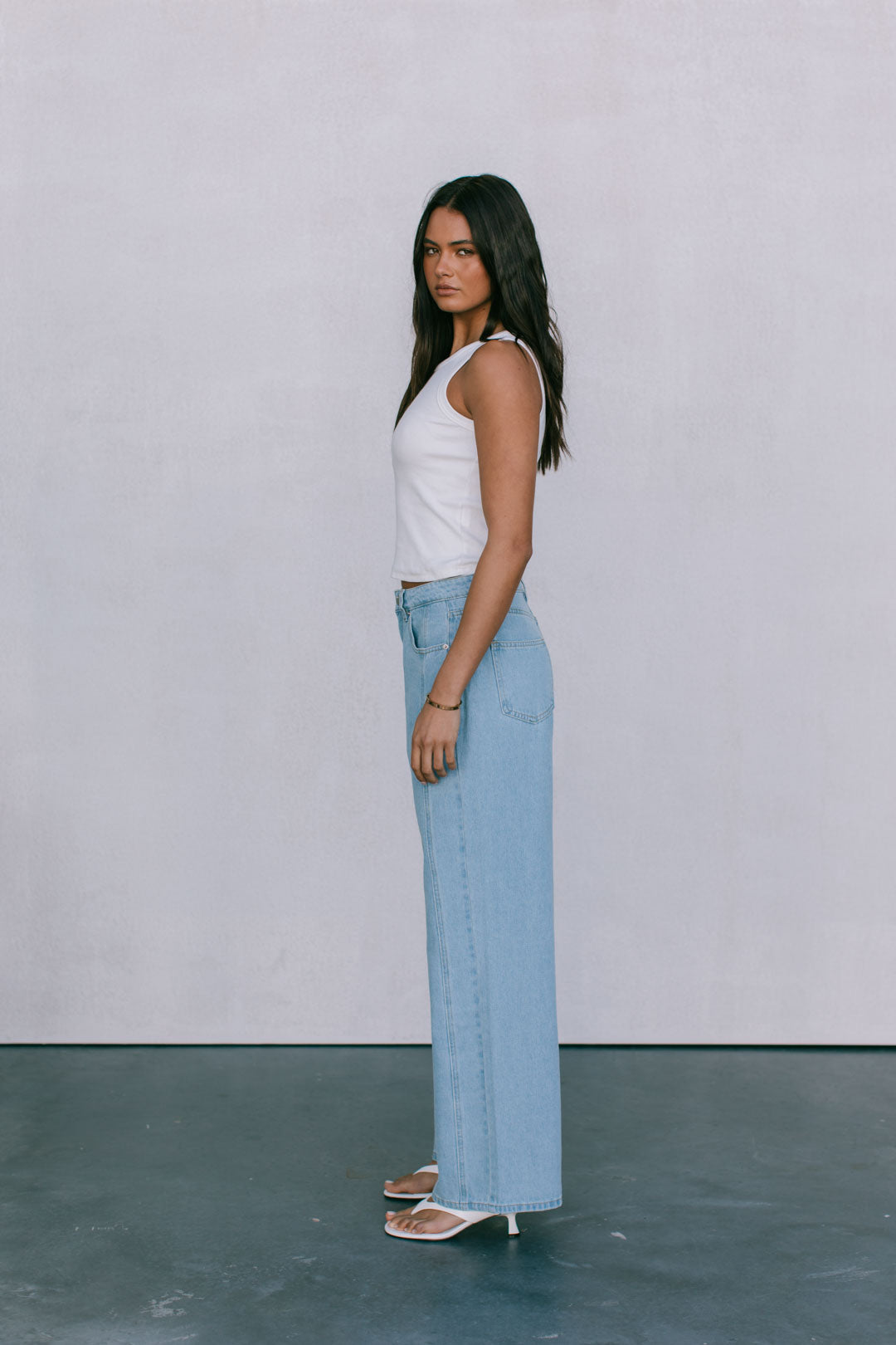 Janey Wide Leg Jeans - Light Wash Blue