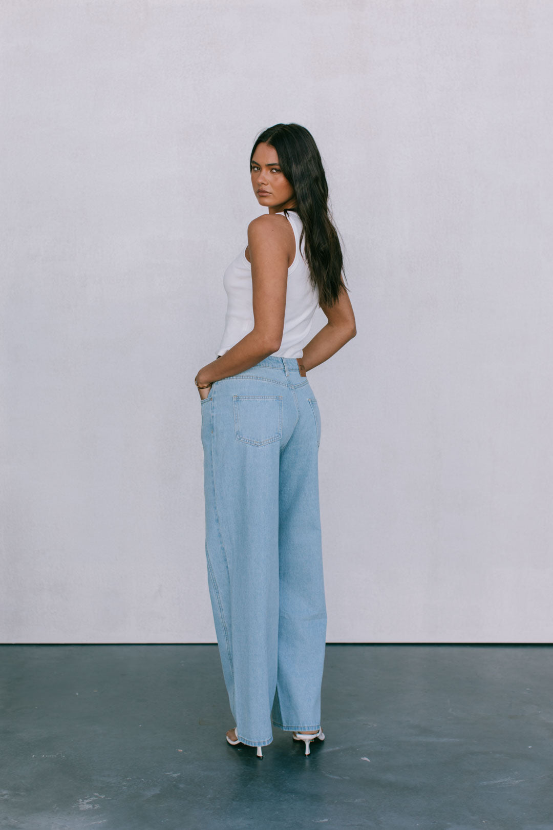 Janey Wide Leg Jeans - Light Wash Blue