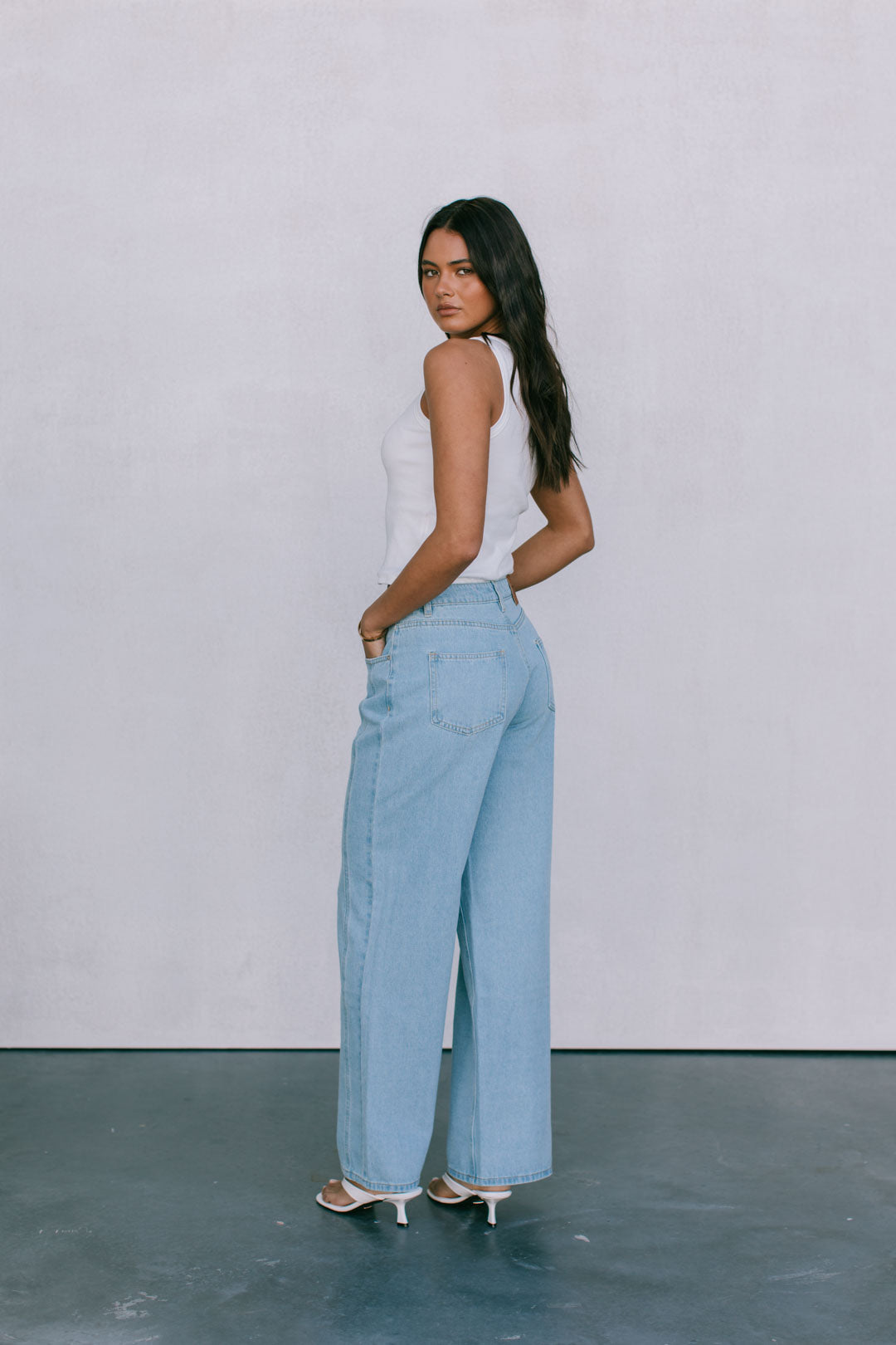 Janey Wide Leg Jeans - Light Wash Blue