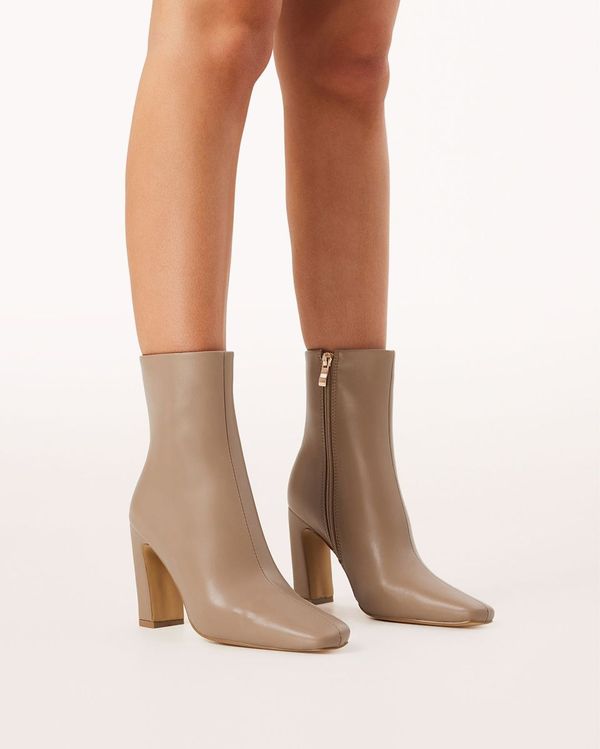 Iva Ankle Boots Truffle