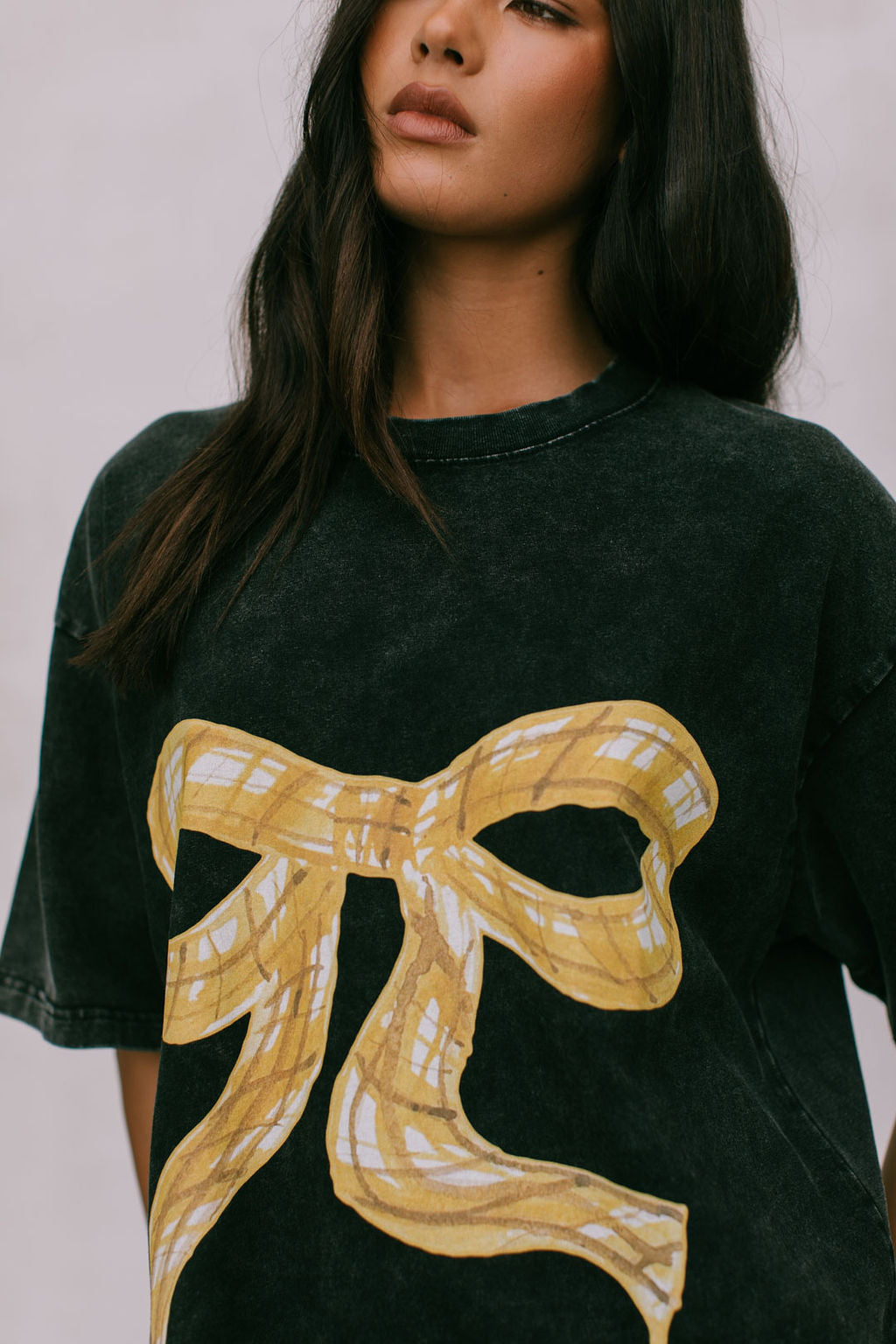 Big Bowtie Tee Black Acid Wash