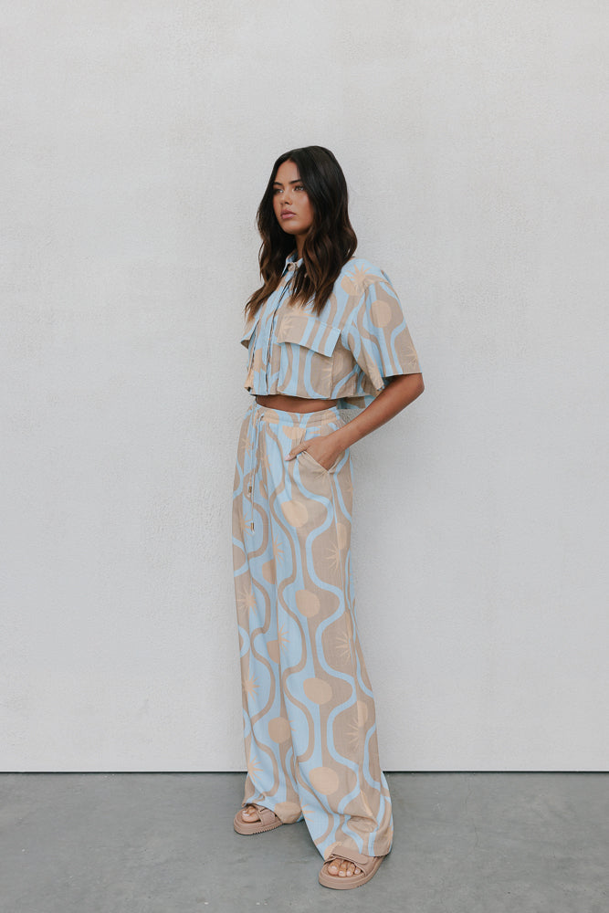 Esimio Cropped Shirt Blue Sun Print