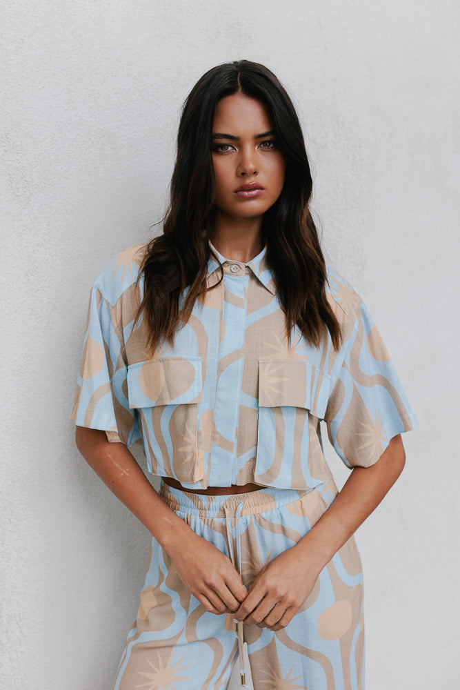 Esimio Cropped Shirt Blue Sun Print