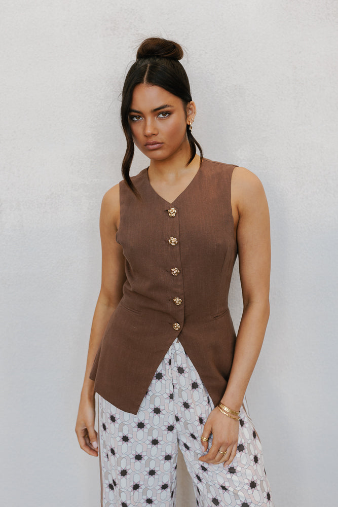 Finch Vest Chocolate