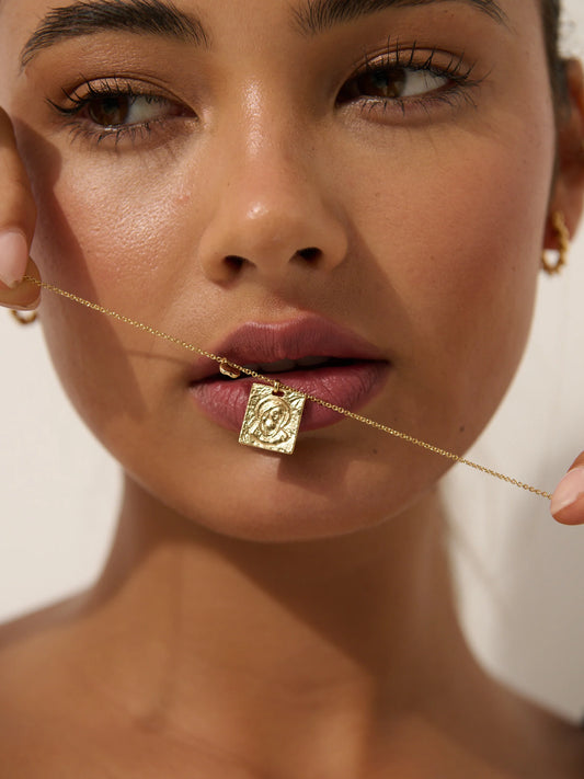 Theta Necklace - Gold