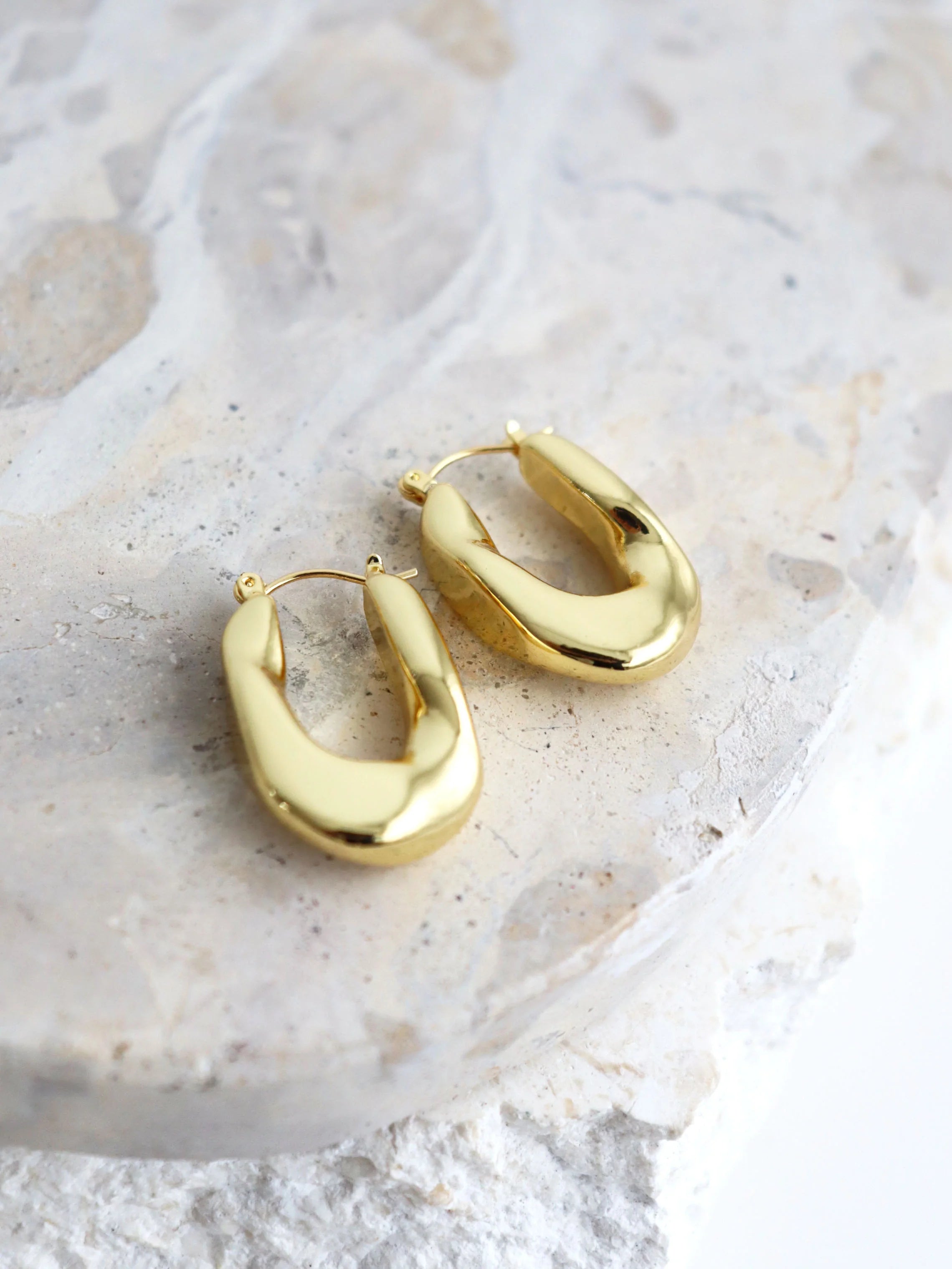 Lea Wavy Earrings Gold