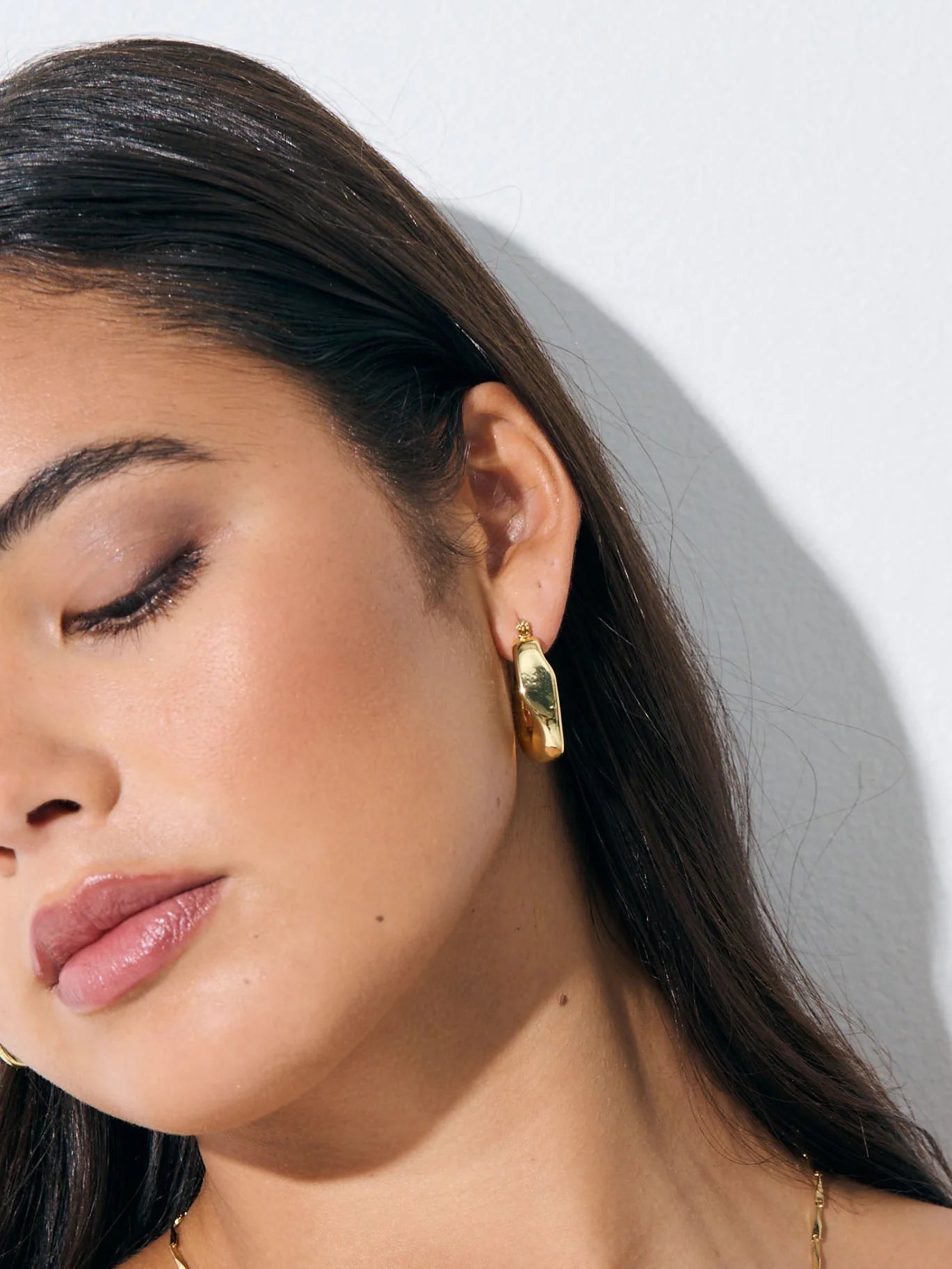 Lea Wavy Earrings Gold