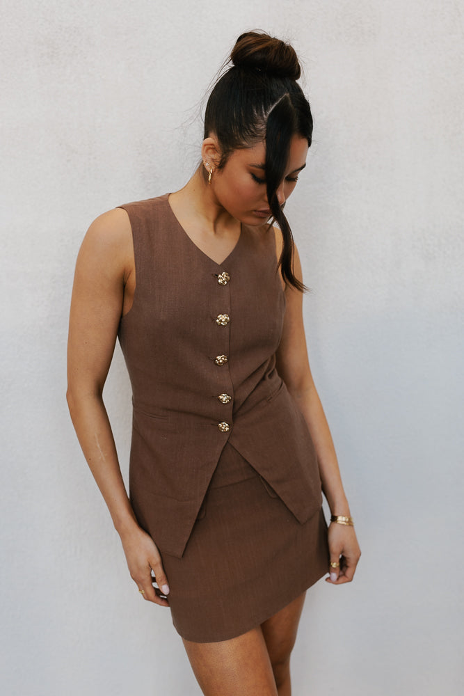 Finch Vest Chocolate