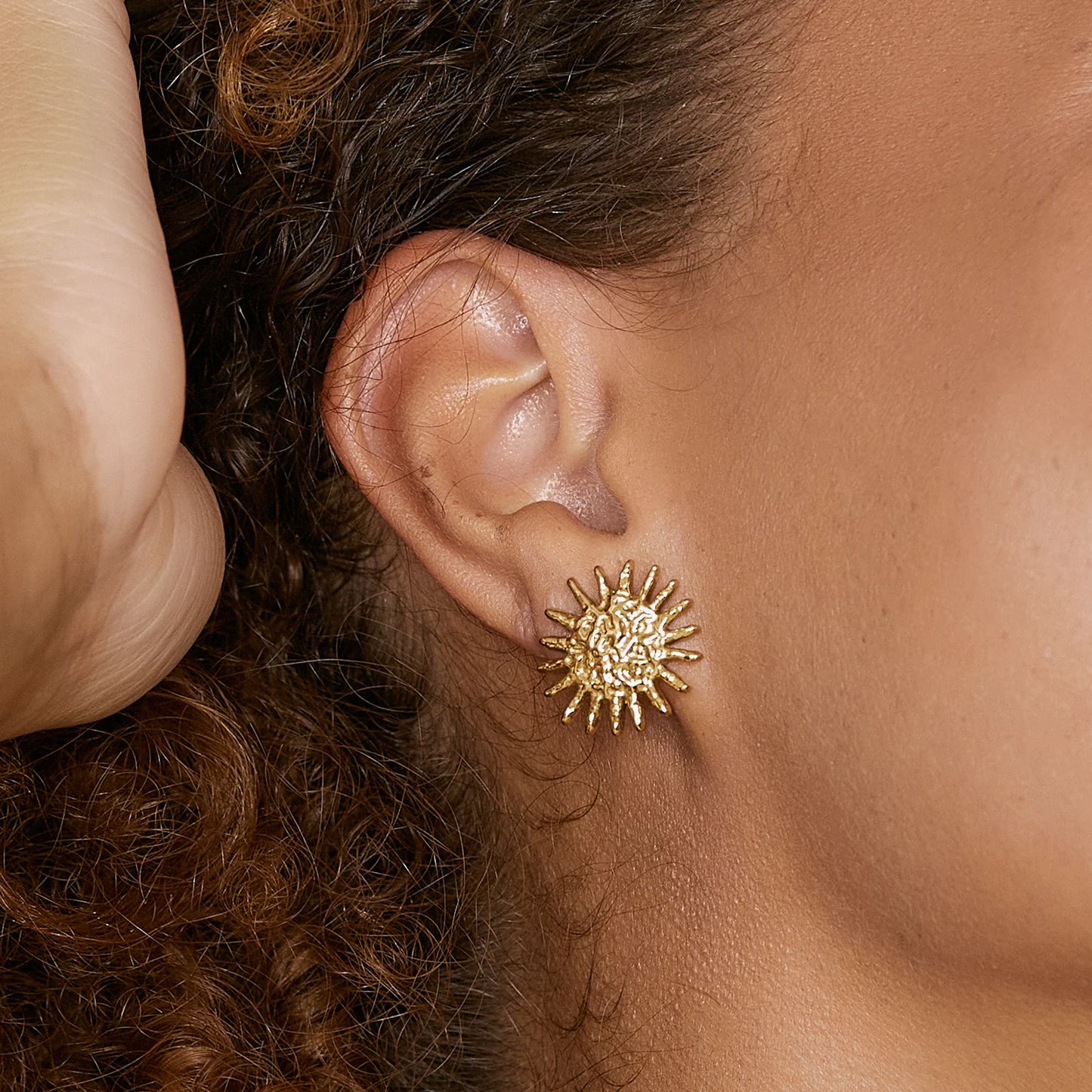 Magnolia Large Studs - Gold