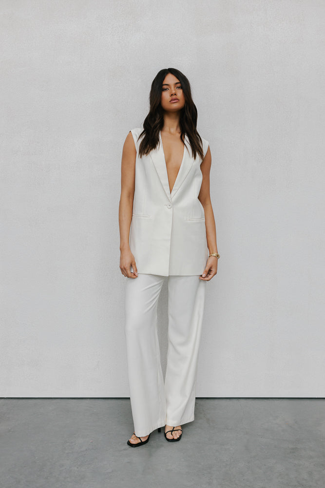 Uerella Vest Bone