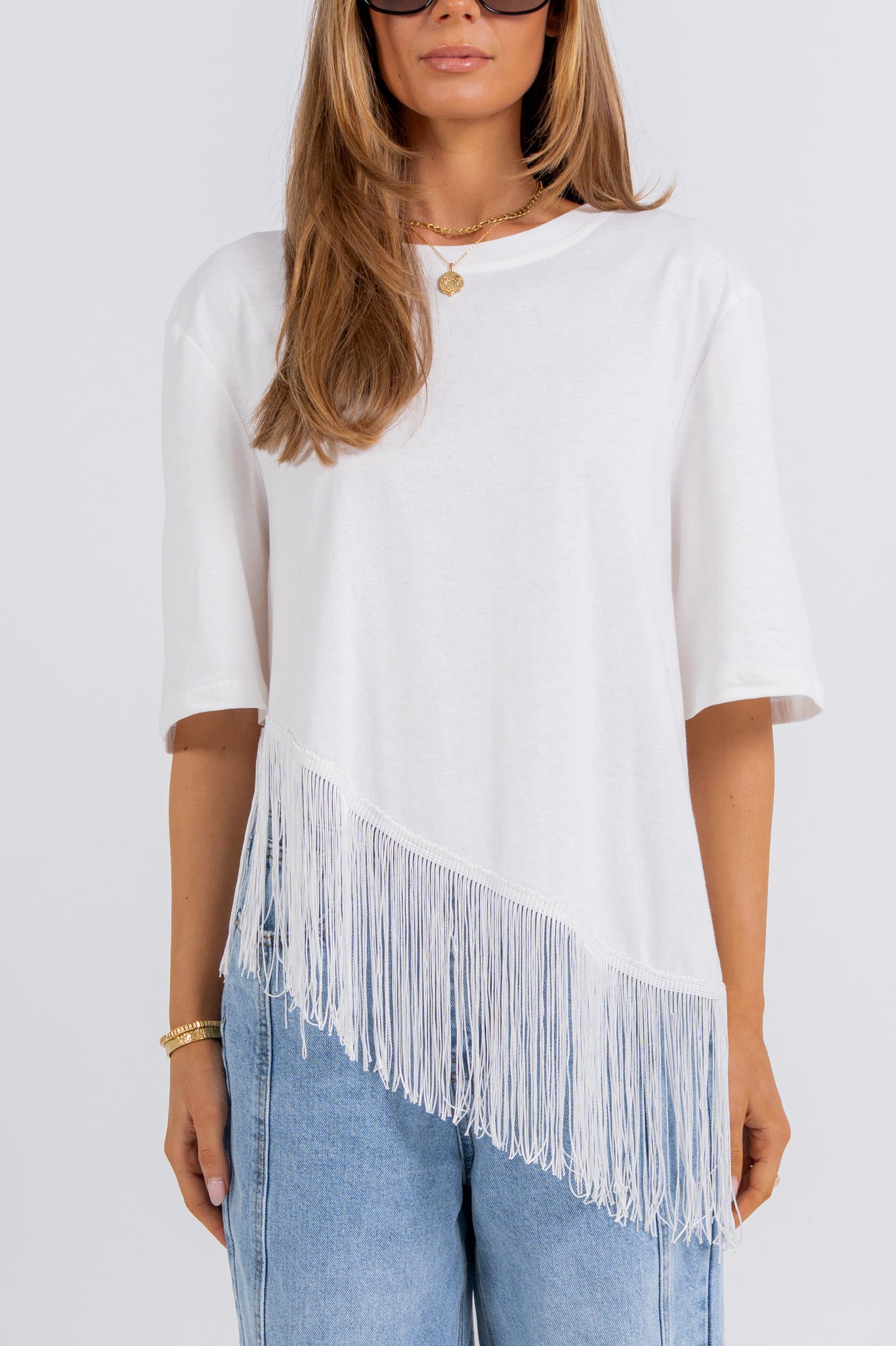 Daphne Tee White