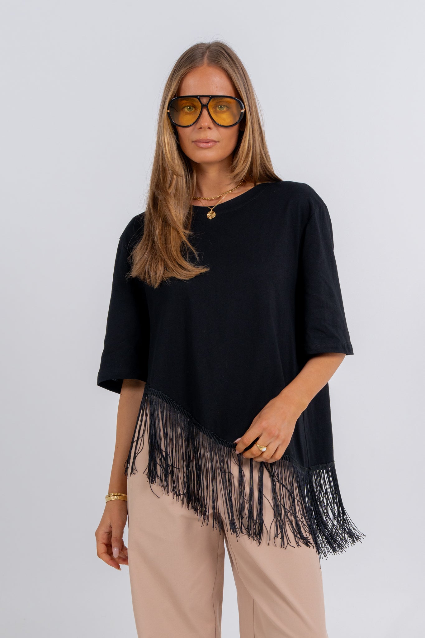 Daphne Tee Black