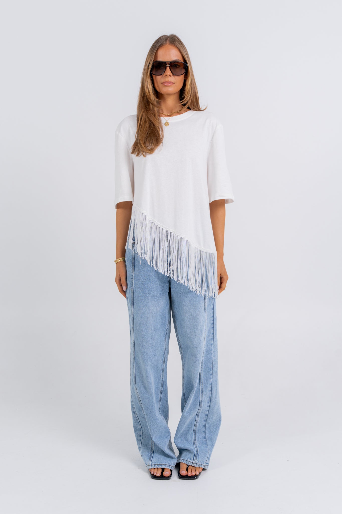 Daphne Tee White