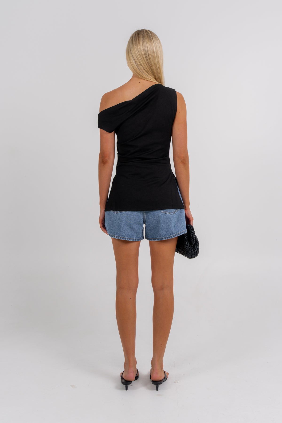 Omeo Top Black