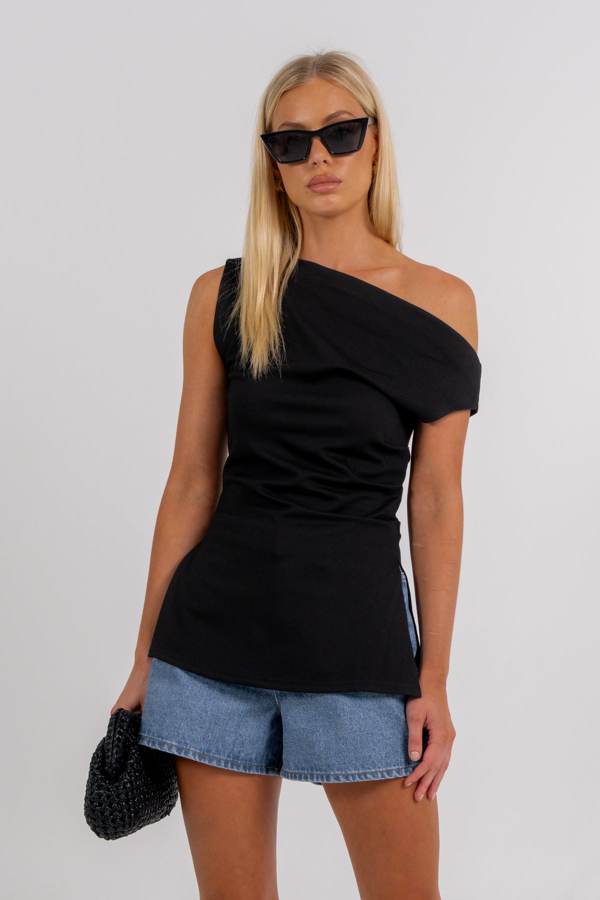Omeo Top Black
