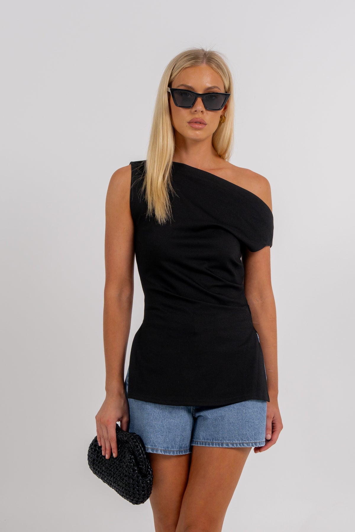 Omeo Top Black