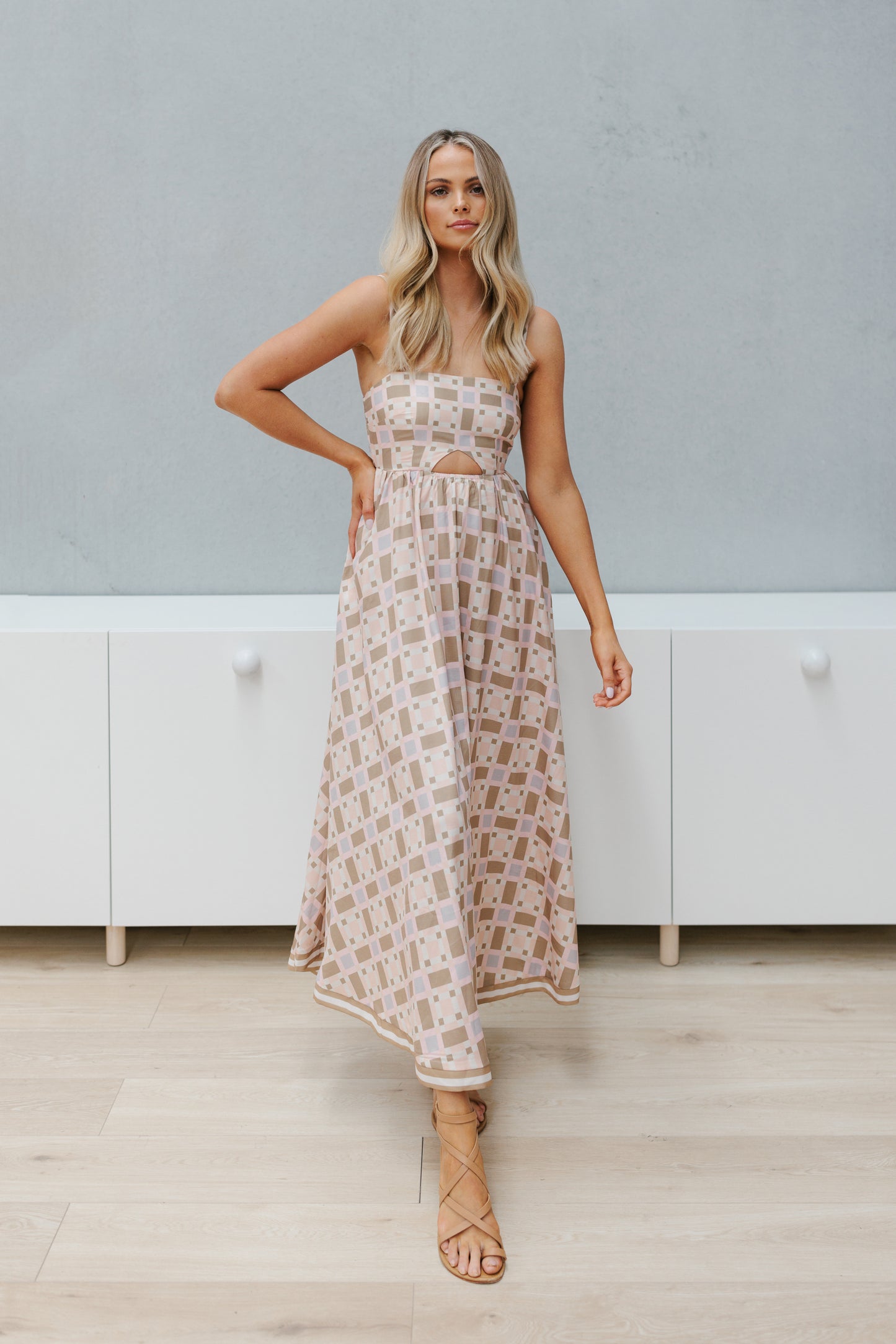 Elche Dress - Tan/Peach Tile Print