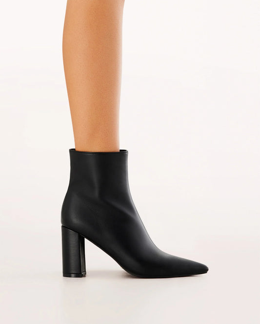 Nicoletta Ankle Boots - Black