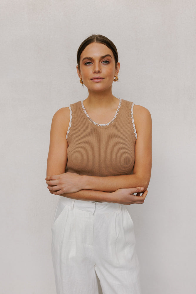 Ullie Top - Taupe/White
