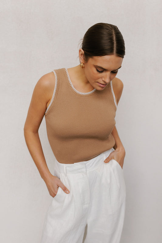 Ullie Top - Taupe/White