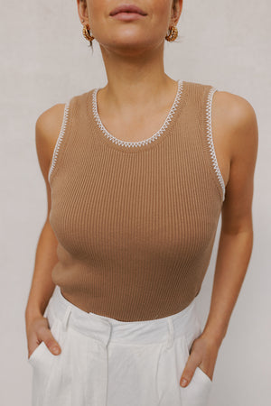 Ullie Top - Taupe/White