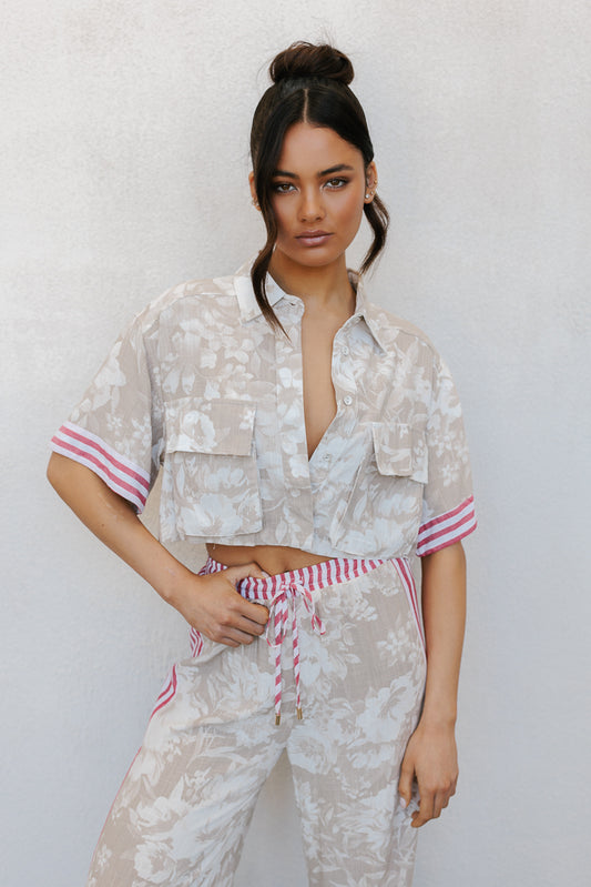 Esimio Cropped Shirt - Beige Floral/Red Stripe