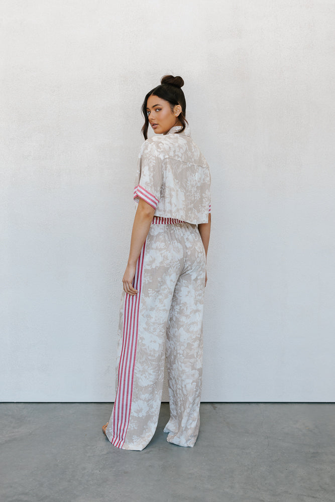 Esimio Cropped Shirt - Beige Floral/Red Stripe