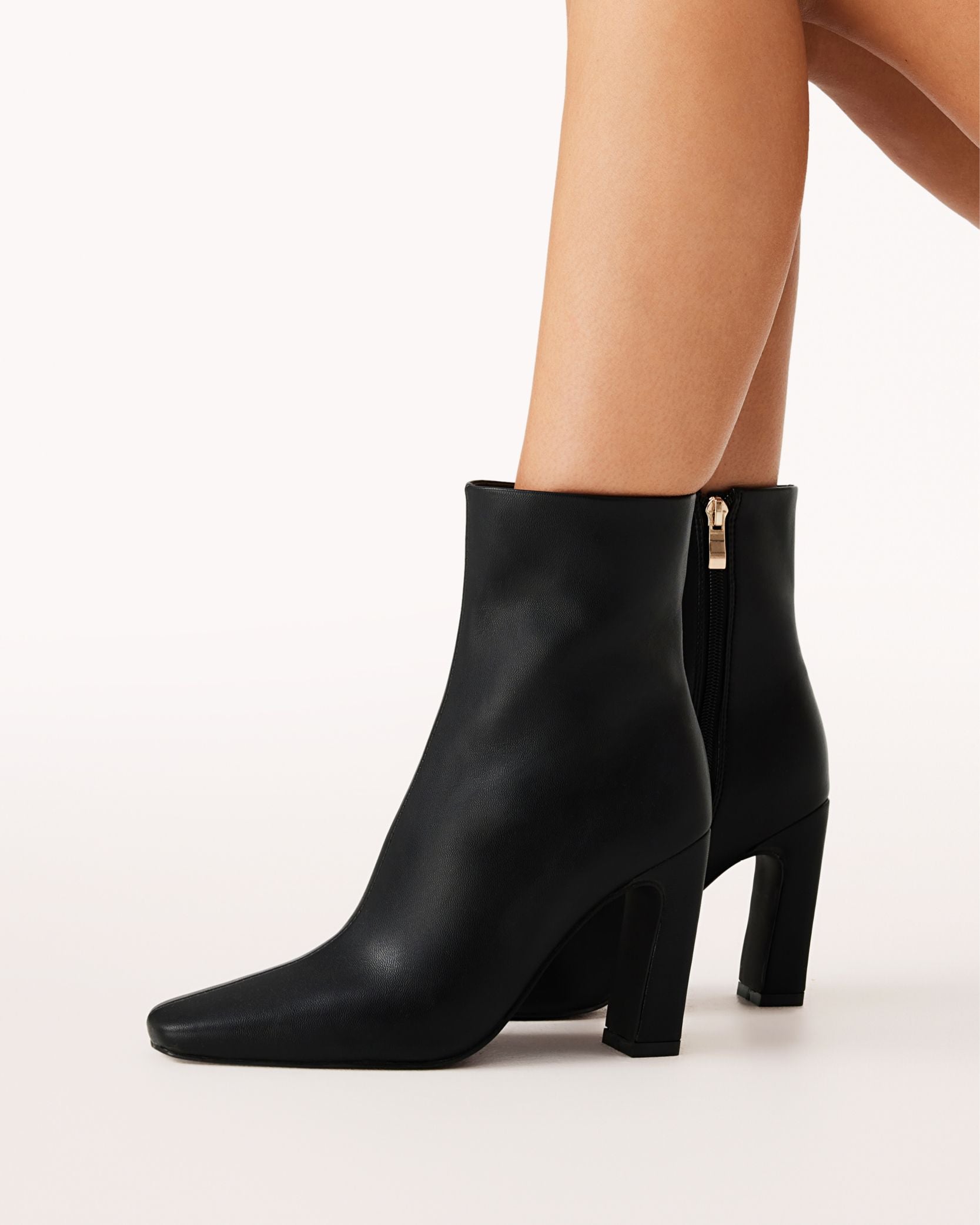 Iva Ankle Boots Black