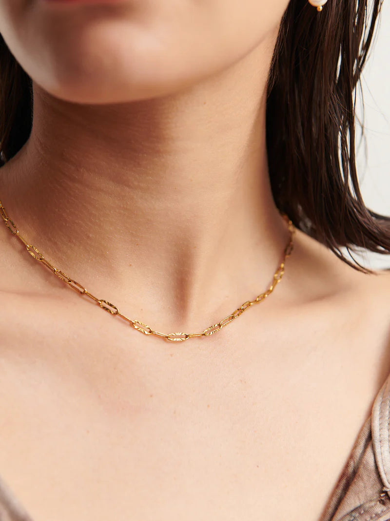 Riveria Textured Necklace Gold